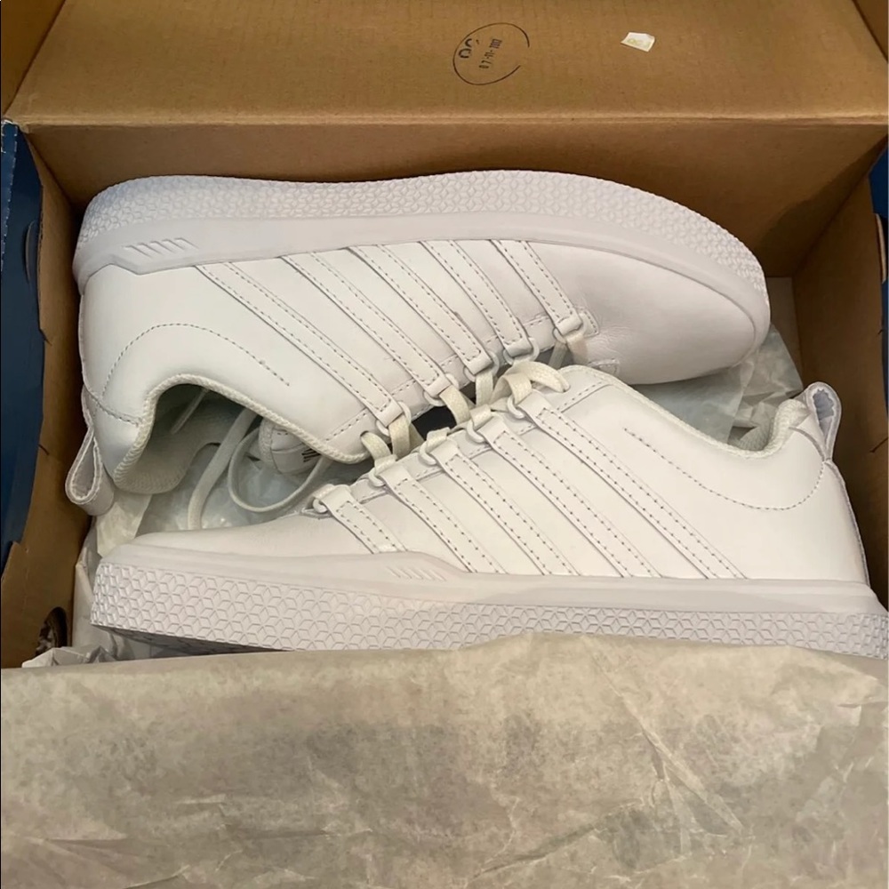 Brand new K-Swiss Donavan. Womens size 6.